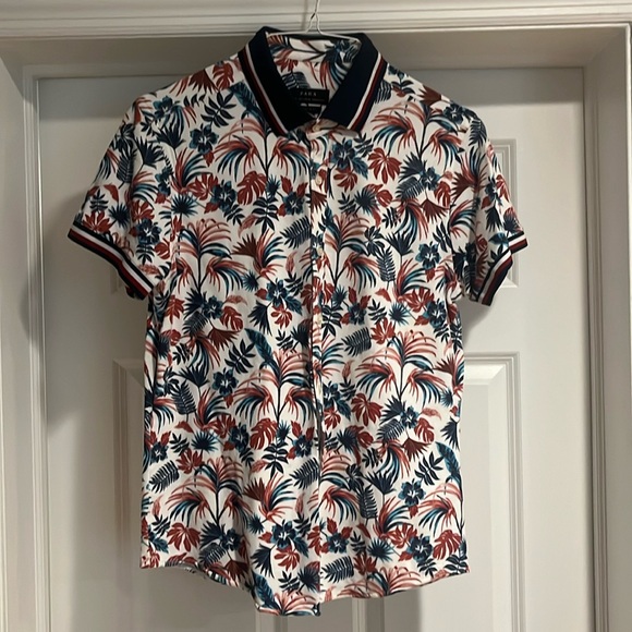 Zara Short Sleeve Button down - Picture 2 of 4